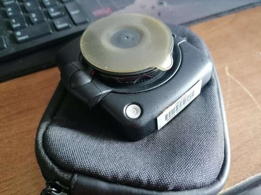 *GRAB THE LAST DEALS OF THE YEAR*R30 FREIGHT* TOMTOM 1EX00 GPS WITH SUCTION MOUNT, CHARGER IN POUCH*