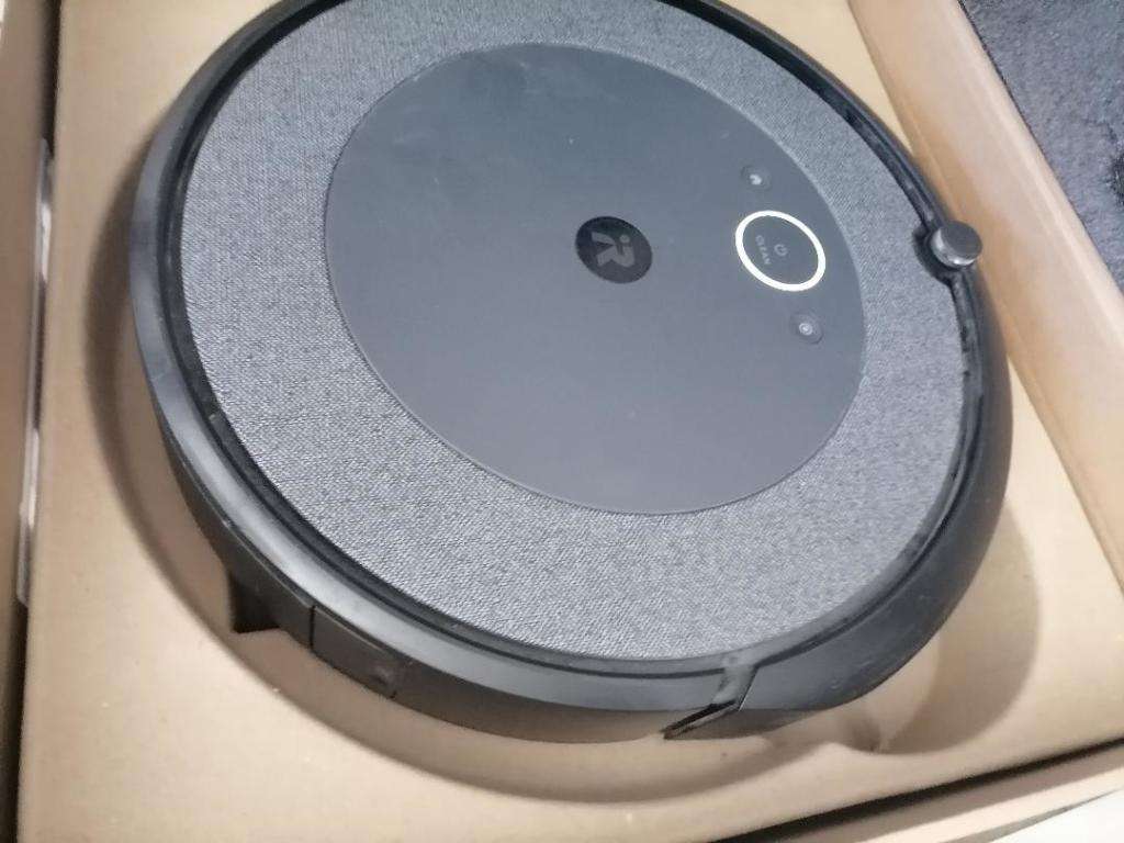 *CHRISTMAS DEALS**R30 FREIGHT**ROOMBA I4 IROBOT VAC IN BOX (NO CHARGER)*OVER R10 000 ON BOBSHOP