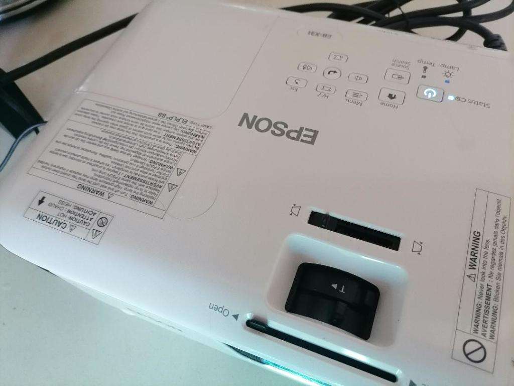 *YOUR CHRISTMAS PRESENT*R30 FREIGHT*EPSON HOME CINEMA LCD PROJECTOR*EXCELENT QUALITY*WORKING*