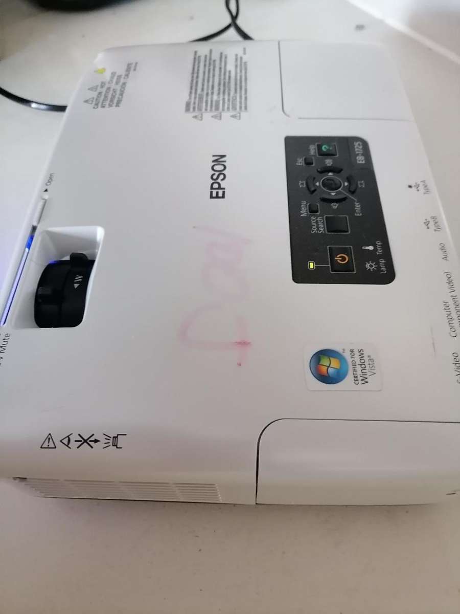 *BOXING DAY DEALS*R30 FREIGHT*EPSON HOME CINEMA LCD PROJECTOR*EXCELENT QUALITY*WORKING*