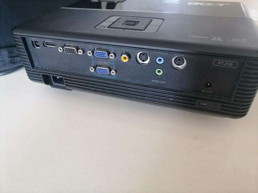 **NEW YEARS DEAL*R30 FREIGHT**ACER P1206 PROJECTOR*3500 LUMENS.HDMI*TOP QUALITY WITH CARRY BAG***