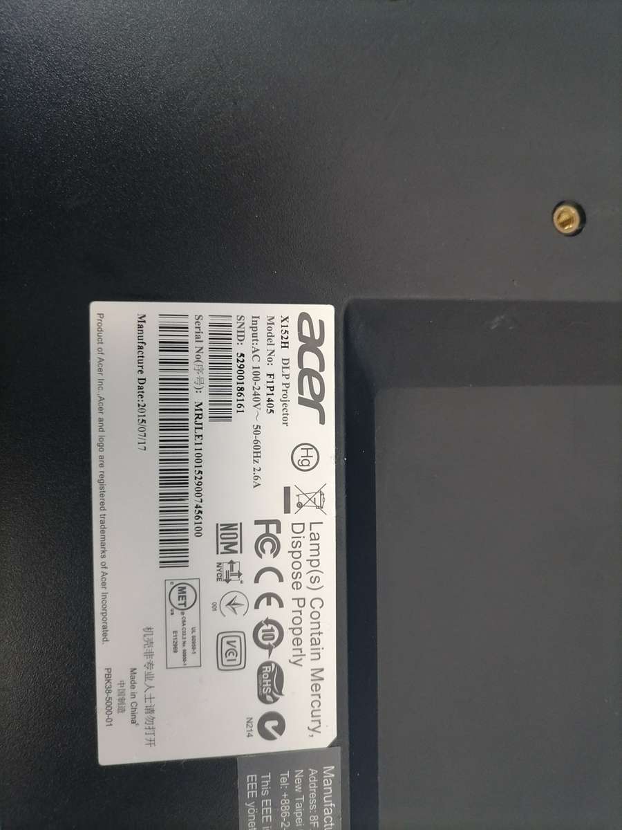 **AWESOME DEALS*R30 FREIGHT**ACER X152 DPL PROJECTOR*POWERS ON SCRENN IS RED*NOT SURE IF IT IS RIGHT