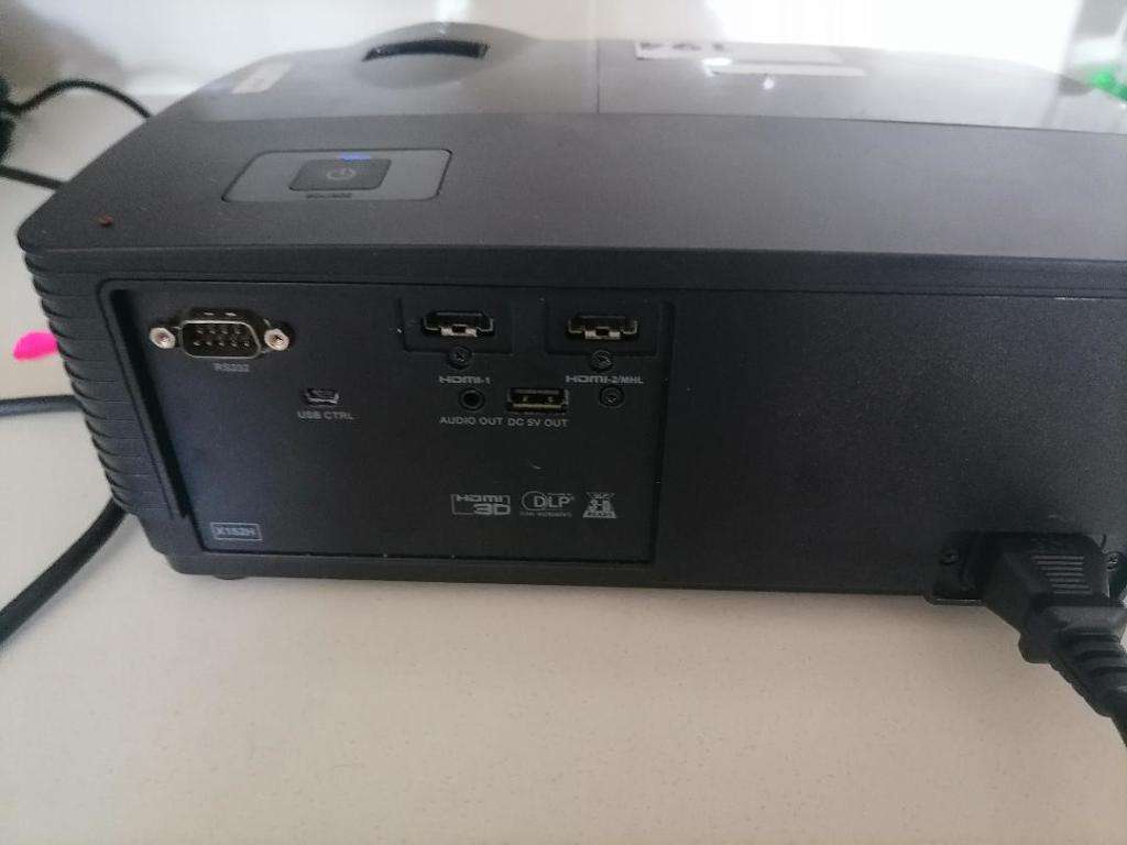 **AWESOME DEALS*R30 FREIGHT**ACER X152 DPL PROJECTOR*POWERS ON SCRENN IS RED*NOT SURE IF IT IS RIGHT