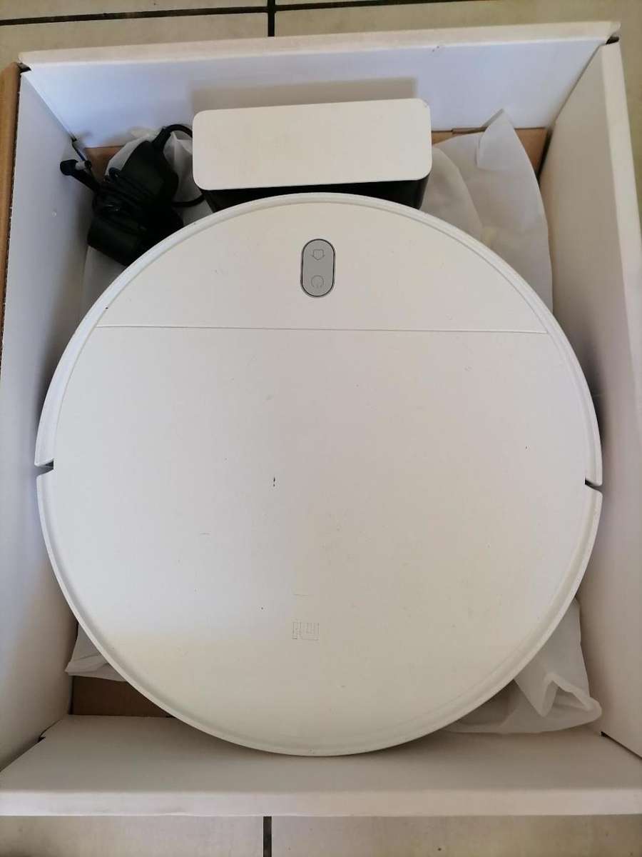 *DEALS*R30 FREIGHT*XIOMI MI MOP ESSENTIAL ROBOT VAC WITH CHARGING STATION IN BOX*NO MOP ATTACHMENT**