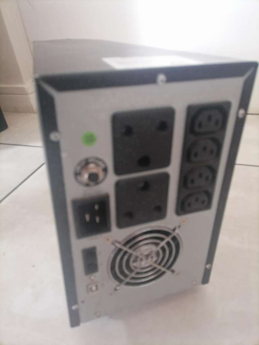 *LIQUIDATION ITEM*R30 FREIGHT*MECER ME3000 VU UPS*POWERS ON *BATTERY LIFE UNKNOWN*R6000 NEW PRICE*
