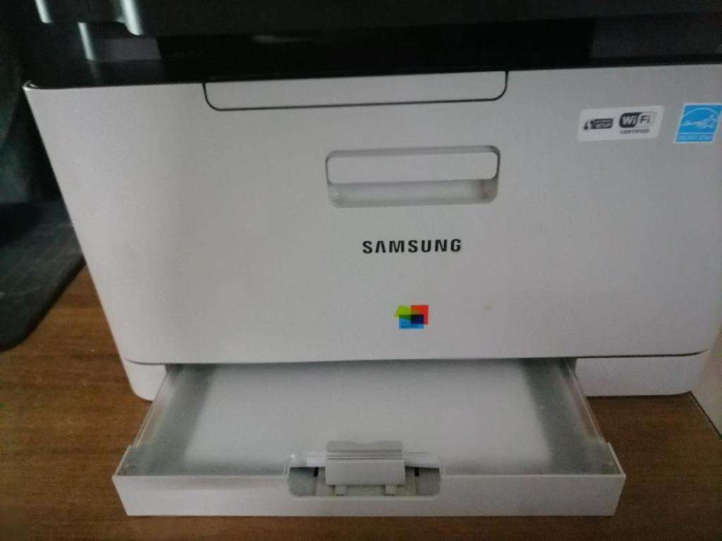 *GRAB THIS DEAL*R30 FREIGHT* SAMSUNG CLX 3305 LAZER COLOUR PRINTER/SCANNER/COPIER*INK LOW*