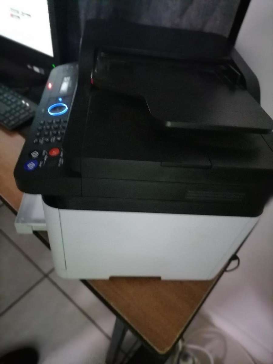 *GRAB THIS DEAL*R30 FREIGHT* SAMSUNG CLX 3305 LAZER COLOUR PRINTER/SCANNER/COPIER*INK LOW*