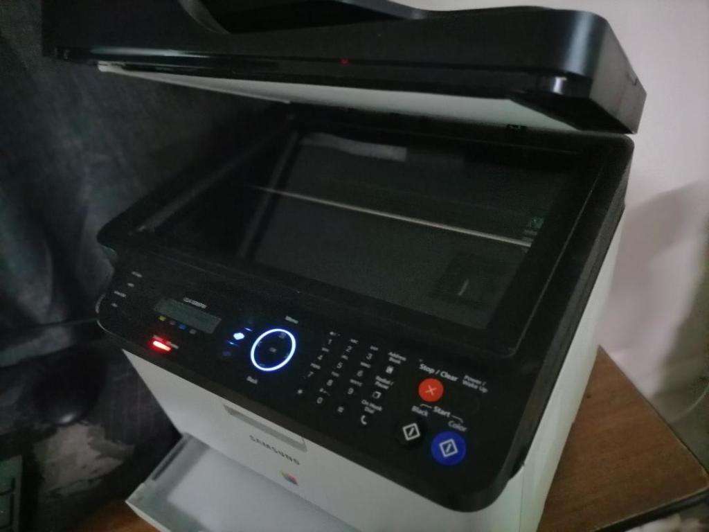 *GRAB THIS DEAL*R30 FREIGHT* SAMSUNG CLX 3305 LAZER COLOUR PRINTER/SCANNER/COPIER*INK LOW*