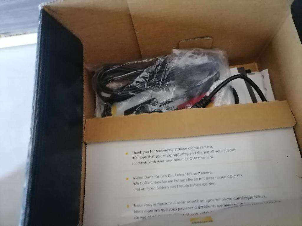 *GRAB THIS DEAL*R30 FREIGHT*NIKON COOLPIX L120 WITH NIKON BAG,64GB MEMORY CARD,MANUAL,CABLES IN BOX*