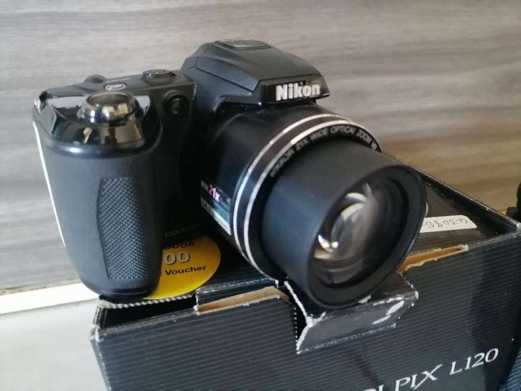 *GRAB THIS DEAL*R30 FREIGHT*NIKON COOLPIX L120 WITH NIKON BAG,64GB MEMORY CARD,MANUAL,CABLES IN BOX*