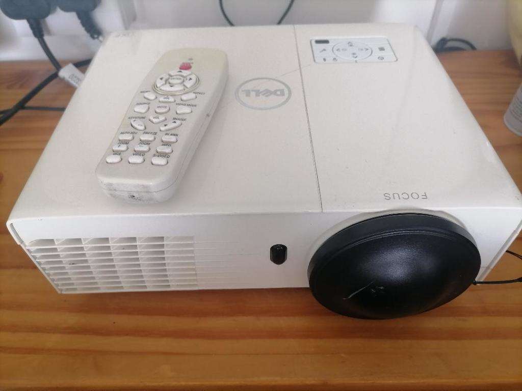 *FLASH FRIDAY DEALS*R30 FREIGHT**TOP QUALITY DELL S320 SHORT THROW DLP PROJECTOR+REMOTE*R9000 VALUE