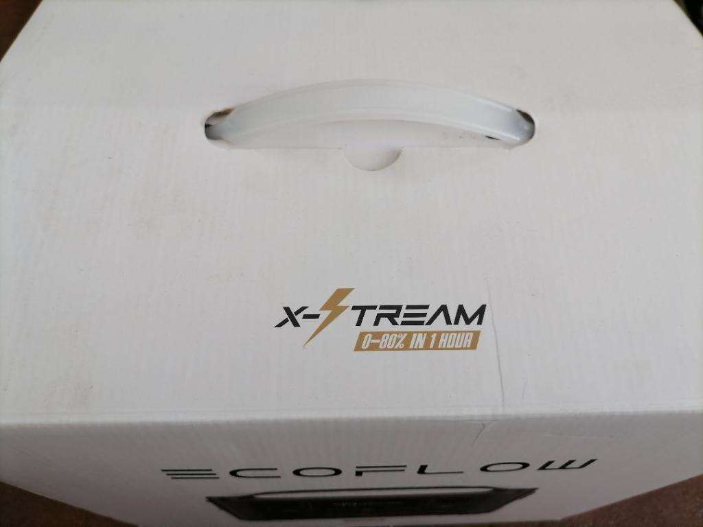 *BRAND NEW ECO FLOW PRO 600W POWER STATION IN BOX WITH MANUAL, CHARGERS, CABLES*R8 800 RETAIL