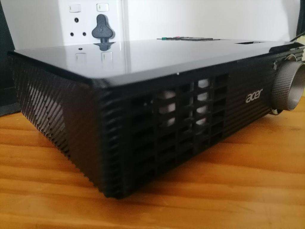 *AWESOME UNIT*R30 FREIGHT**TOP QUALITY ACER X112 DLP 3D PROJECTOR WITH REMOTE**R4100 RETAIL**