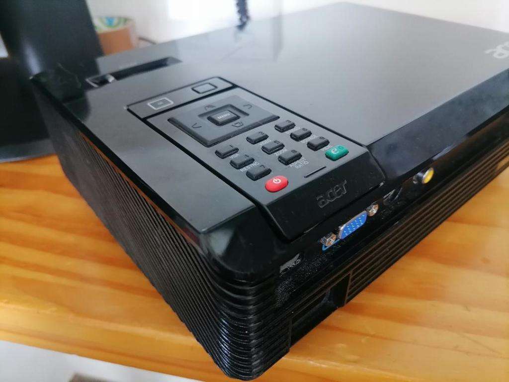 *AWESOME UNIT*R30 FREIGHT**TOP QUALITY ACER X112 DLP 3D PROJECTOR WITH REMOTE**R4100 RETAIL**