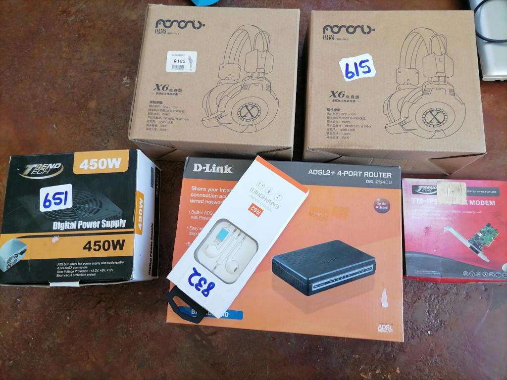 *COMPUTER SHOP LIQUIDATION*LOT OF NEW AND USED HEADSETS,ROUTER,PSU ETC*ONE BID FOR LOT**