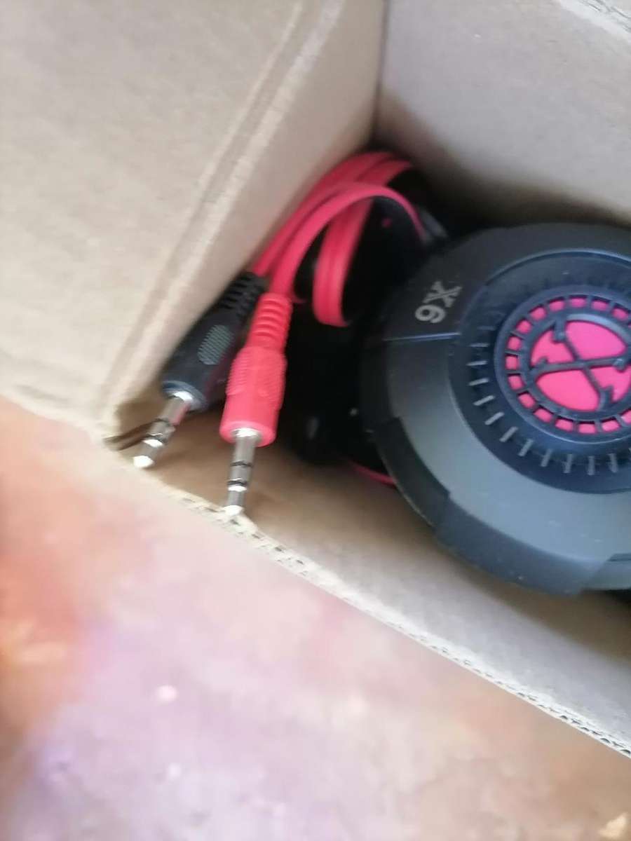 *COMPUTER SHOP LIQUIDATION*LOT OF NEW AND USED HEADSETS,ROUTER,PSU ETC*ONE BID FOR LOT**