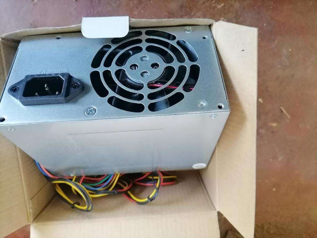 *COMPUTER SHOP LIQUIDATION*LOT OF NEW AND USED HEADSETS,ROUTER,PSU ETC*ONE BID FOR LOT**