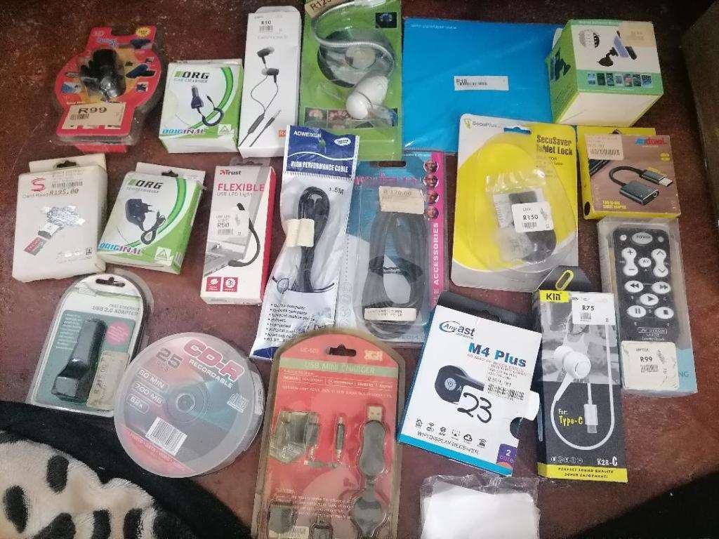 *COMPUTER SHOP LIQUIDATION*LOT OF MAINLY NEW ELECTRONICS*ONE BID FOR THE LOT AS PER PICS**