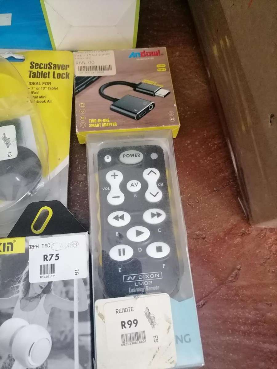 *COMPUTER SHOP LIQUIDATION*LOT OF MAINLY NEW ELECTRONICS*ONE BID FOR THE LOT AS PER PICS**