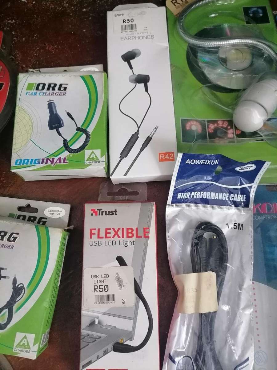 *COMPUTER SHOP LIQUIDATION*LOT OF MAINLY NEW ELECTRONICS*ONE BID FOR THE LOT AS PER PICS**
