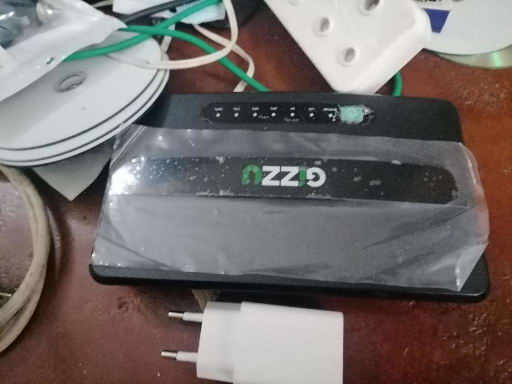 *COMPUTER SHOP LIQUIDATION*LOT OF ELECTRONICS*ONE BID FOR THE LOT AS PER PICS**