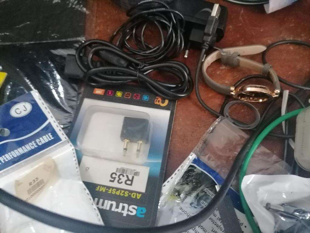 *COMPUTER SHOP LIQUIDATION*LOT OF ELECTRONICS*ONE BID FOR THE LOT AS PER PICS**