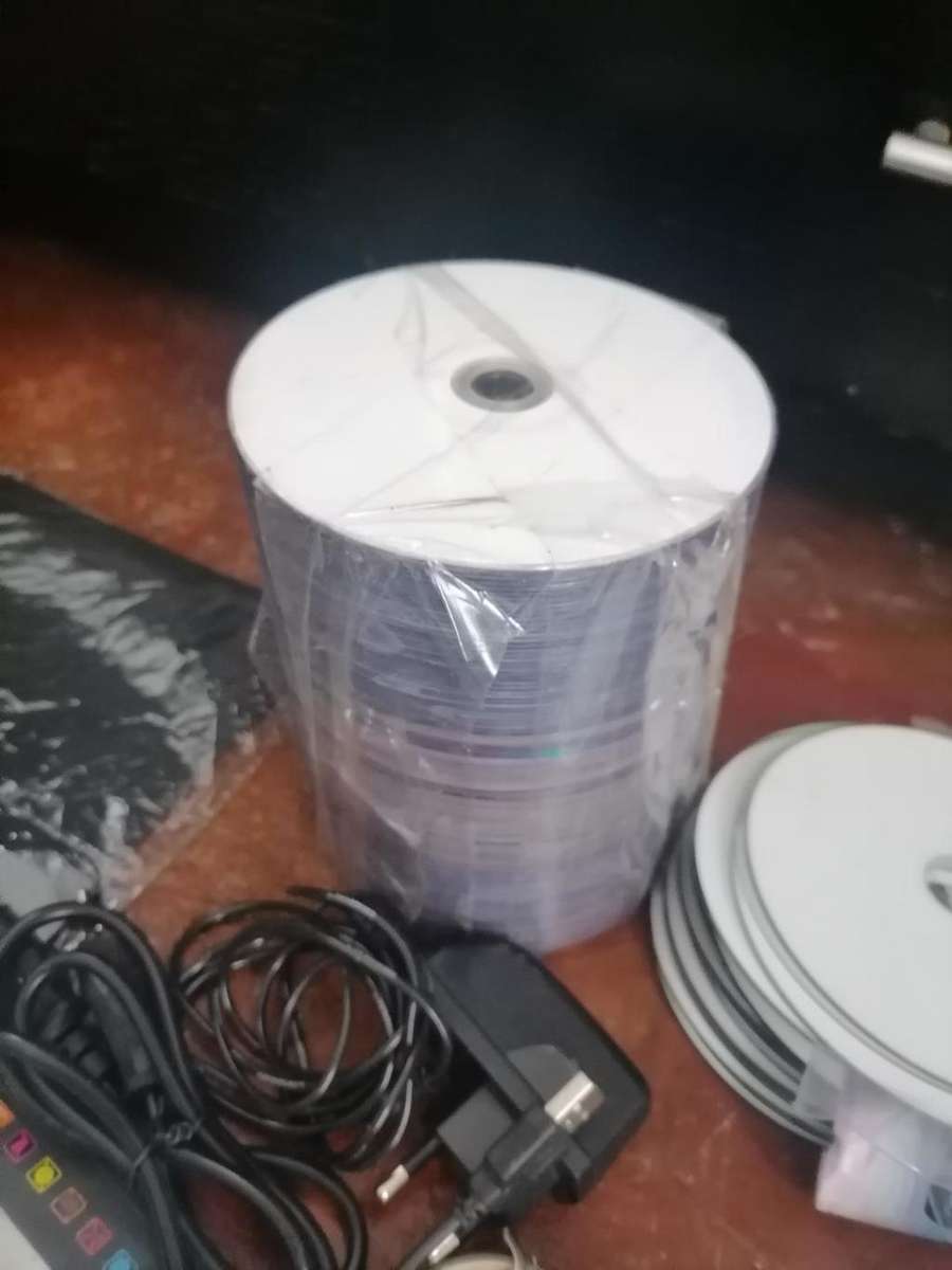 *COMPUTER SHOP LIQUIDATION*LOT OF ELECTRONICS*ONE BID FOR THE LOT AS PER PICS**