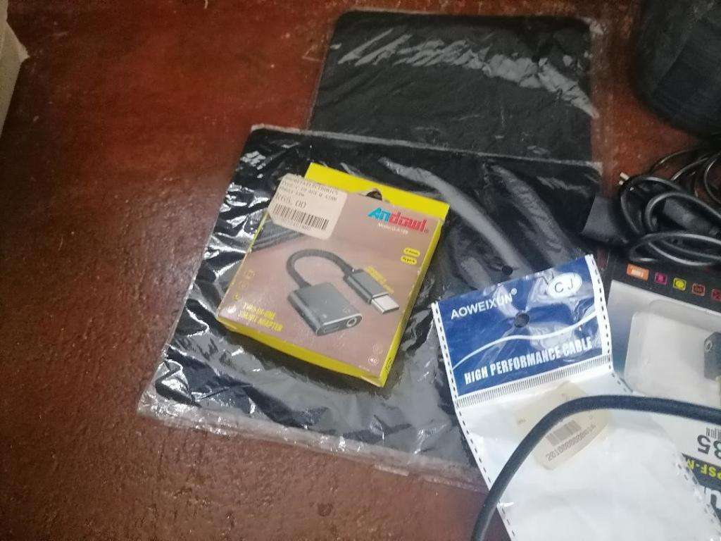 *COMPUTER SHOP LIQUIDATION*LOT OF ELECTRONICS*ONE BID FOR THE LOT AS PER PICS**