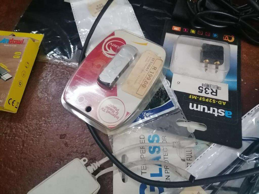 *COMPUTER SHOP LIQUIDATION*LOT OF ELECTRONICS*ONE BID FOR THE LOT AS PER PICS**