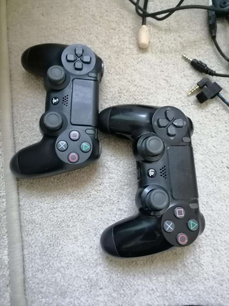 **AWESOME DEAL*R30 FREIGHT*LOT OF PS4 WIRELESS CONTROLLERS,HEADSETS*UNTESTED*ONE BID FOR ALL**