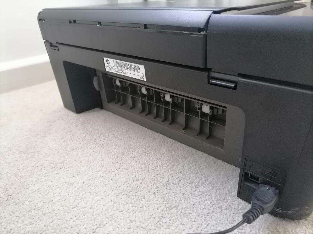 *GRAB THIS AWESOME DEAL*TOP QUALITY HP PHOTOSMART PRINTER WITH PHOTO PAPER,POWER CORD.DISK***