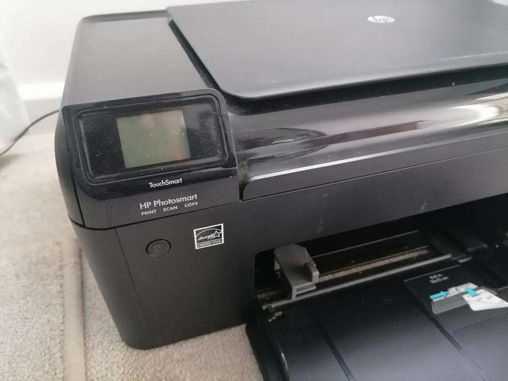 *GRAB THIS AWESOME DEAL*TOP QUALITY HP PHOTOSMART PRINTER WITH PHOTO PAPER,POWER CORD.DISK***