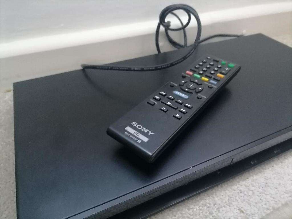 SONY BDP-S370 BLUERAY DVD PLAYER WITH REMOTE