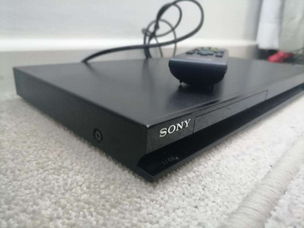 SONY BDP-S370 BLUERAY DVD PLAYER WITH REMOTE