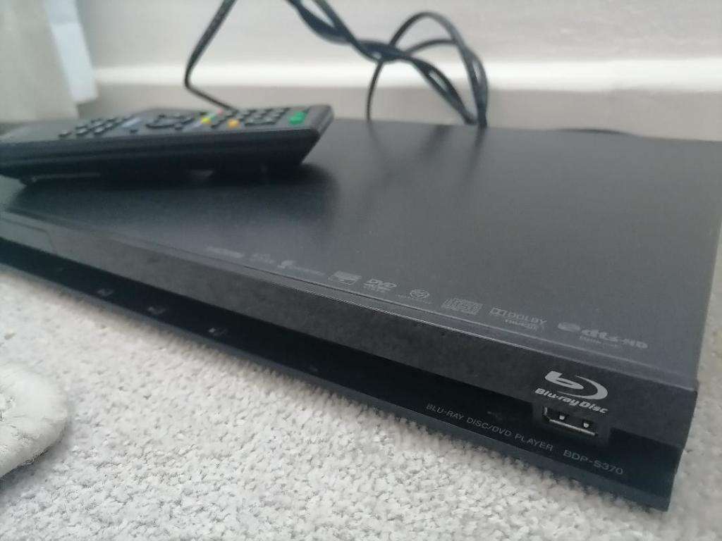 SONY BDP-S370 BLUERAY DVD PLAYER WITH REMOTE