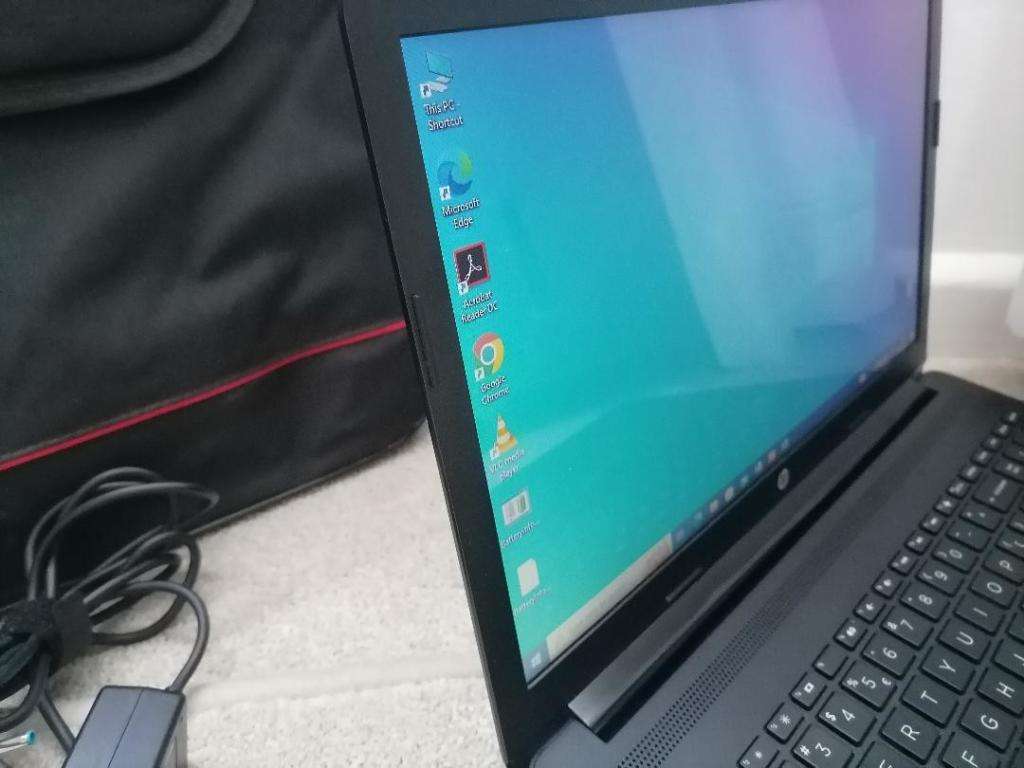 *TOP SPEC LAPTOP*HP 15 AMD A4RADEON,500GB SSD.8GB RAM,ORIGINAL CHARGER,BAG*R8500 REFUNBISHED PRICE*