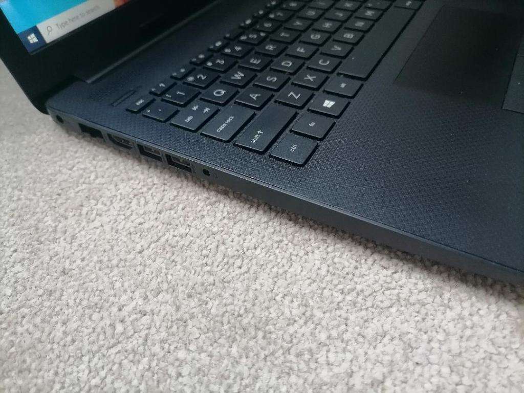 *TOP SPEC LAPTOP*HP 15 AMD A4RADEON,500GB SSD.8GB RAM,ORIGINAL CHARGER,BAG*R8500 REFUNBISHED PRICE*