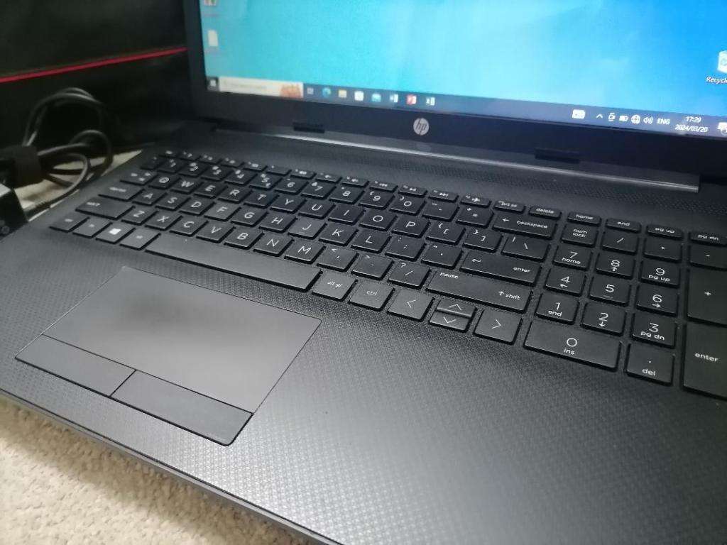 *TOP SPEC LAPTOP*HP 15 AMD A4RADEON,500GB SSD.8GB RAM,ORIGINAL CHARGER,BAG*R8500 REFUNBISHED PRICE*