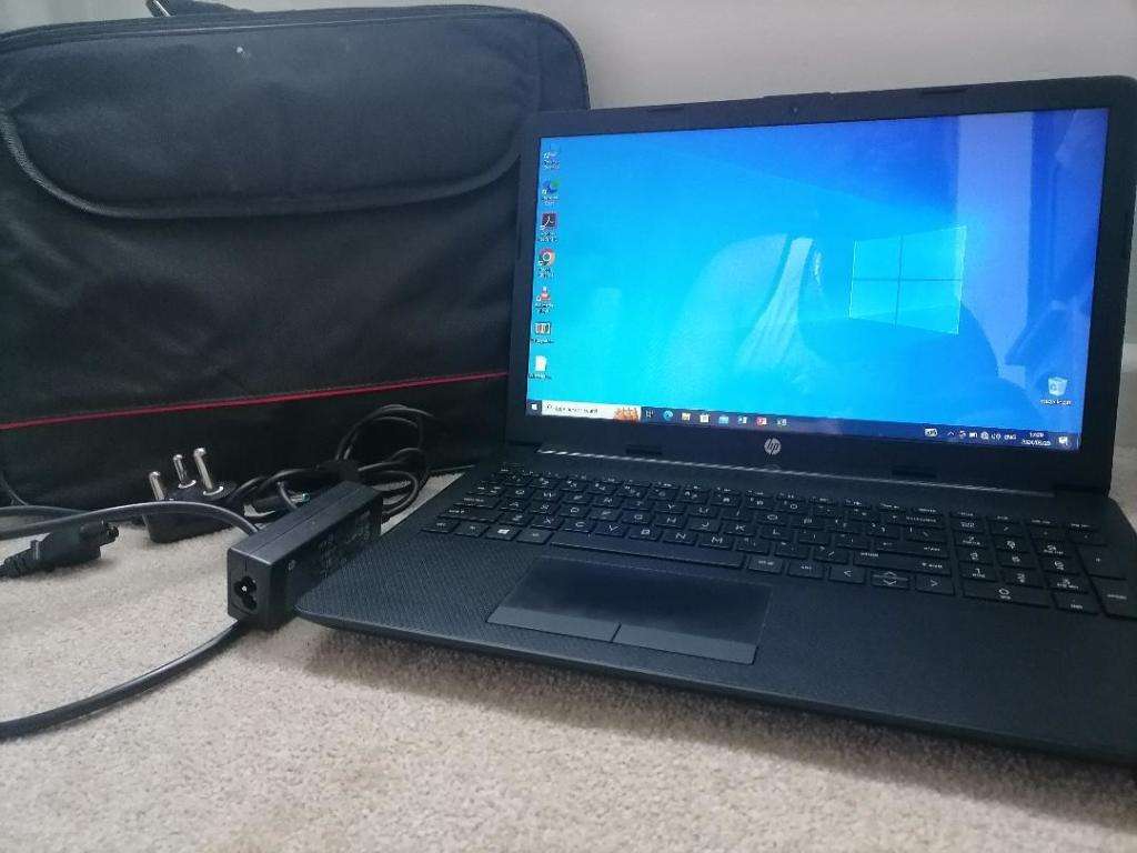 *TOP SPEC LAPTOP*HP 15 AMD A4RADEON,500GB SSD.8GB RAM,ORIGINAL CHARGER,BAG*R8500 REFUNBISHED PRICE*