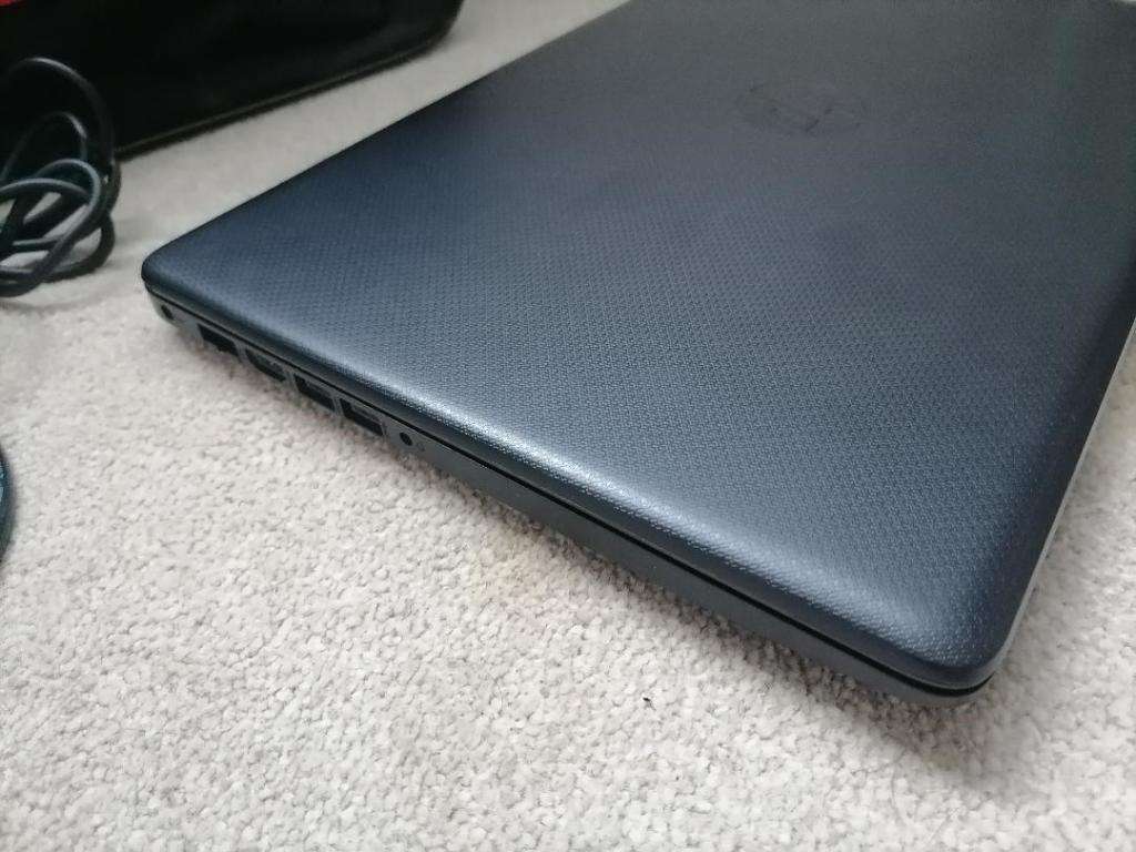 *TOP SPEC LAPTOP*HP 15 AMD A4RADEON,500GB SSD.8GB RAM,ORIGINAL CHARGER,BAG*R8500 REFUNBISHED PRICE*