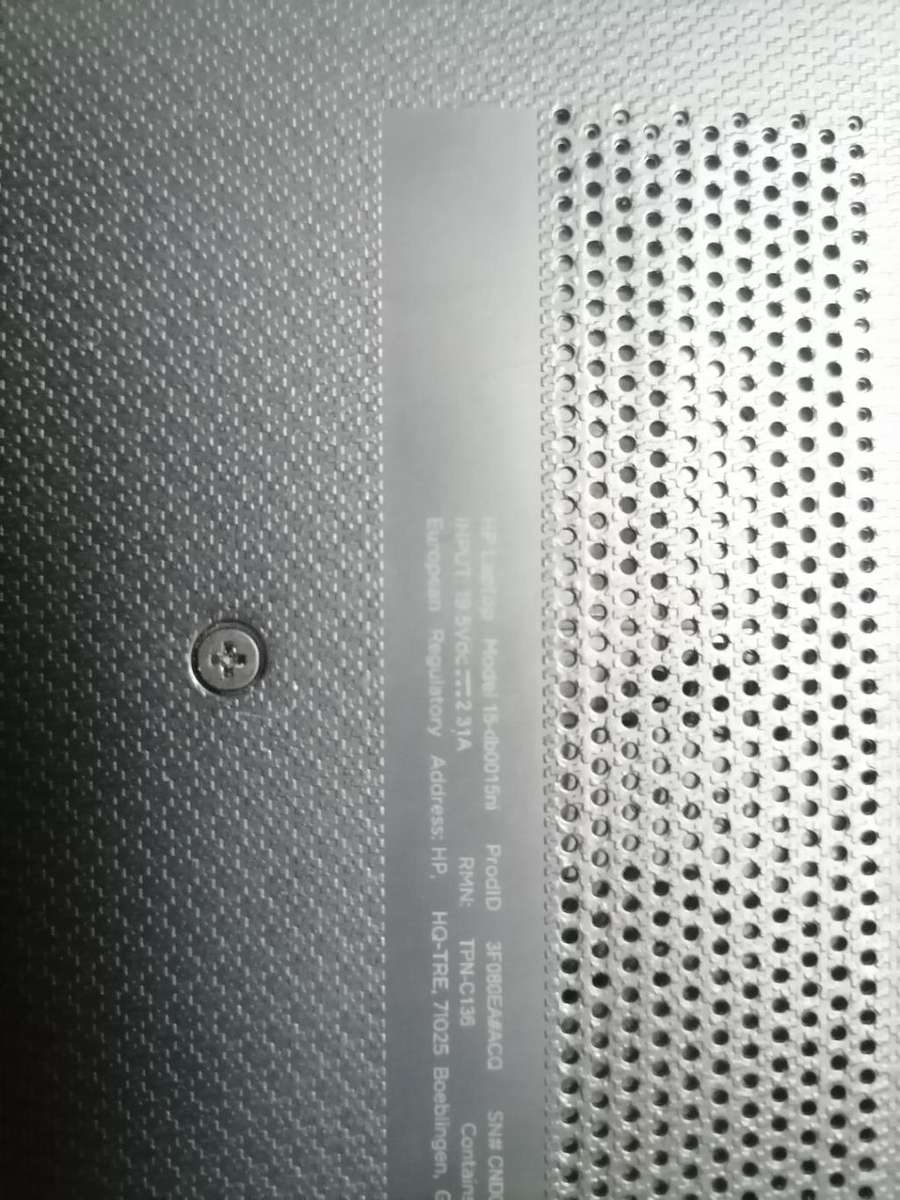 *TOP SPEC LAPTOP*HP 15 AMD A4RADEON,500GB SSD.8GB RAM,ORIGINAL CHARGER,BAG*R8500 REFUNBISHED PRICE*