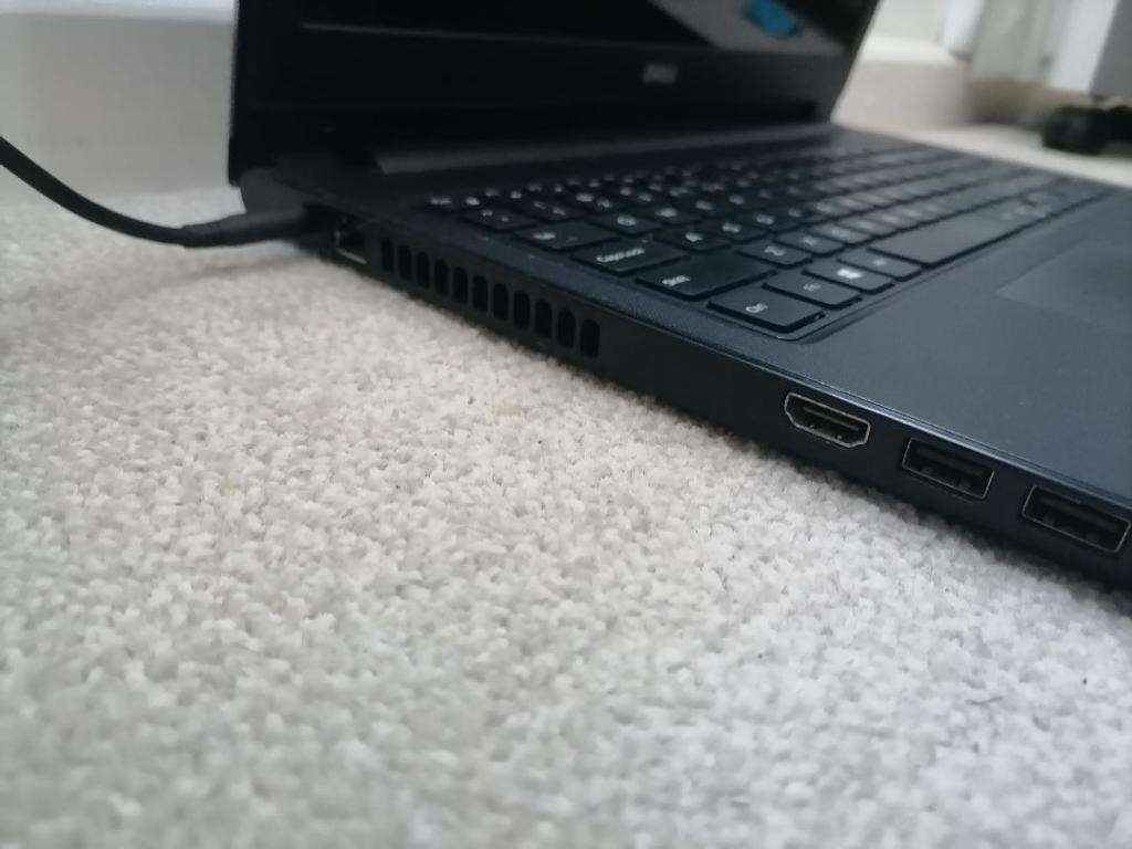 **AWESOME DEAL**DELL VOSTRO 15 LAPTOP**I3 6TH GEN, 500GB HDD, 4GB RAM, W10, WIFI, BATTERY GOOD**