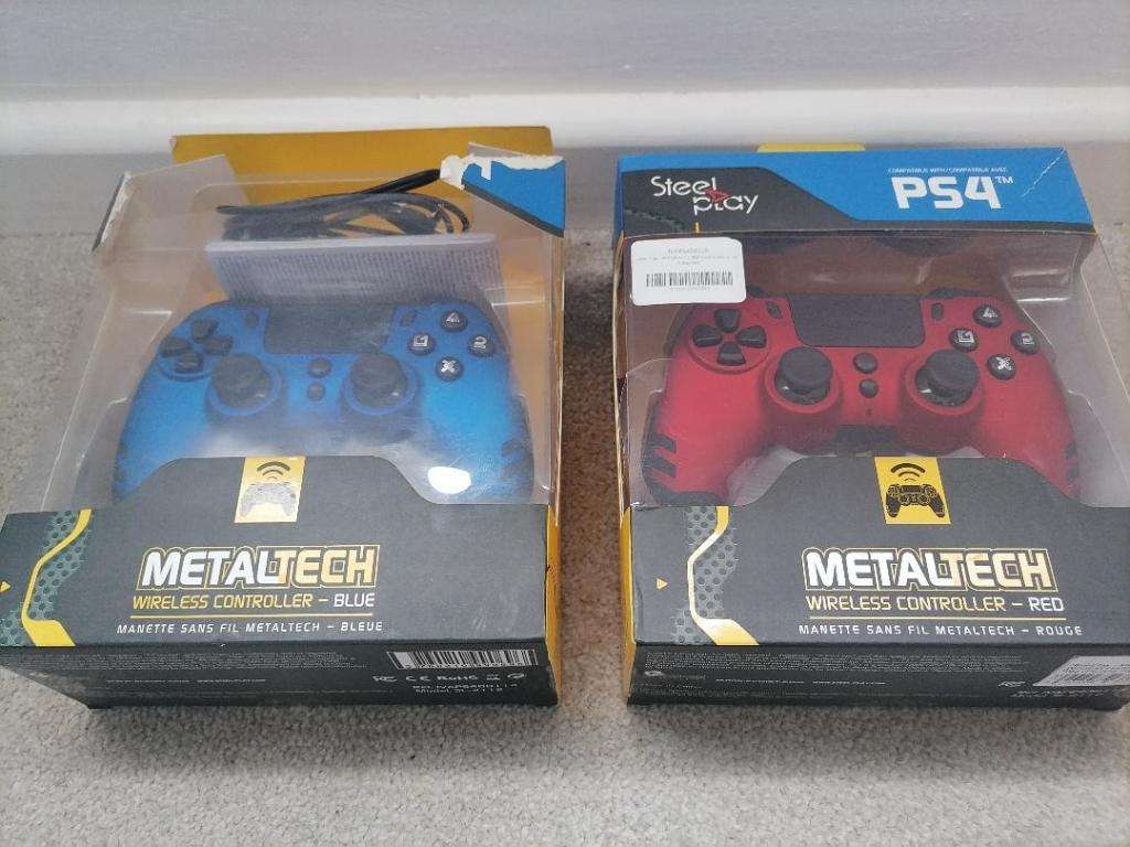 2 X BRAND NEW METALTECH PS4 WIRELESS CONTROLLERS