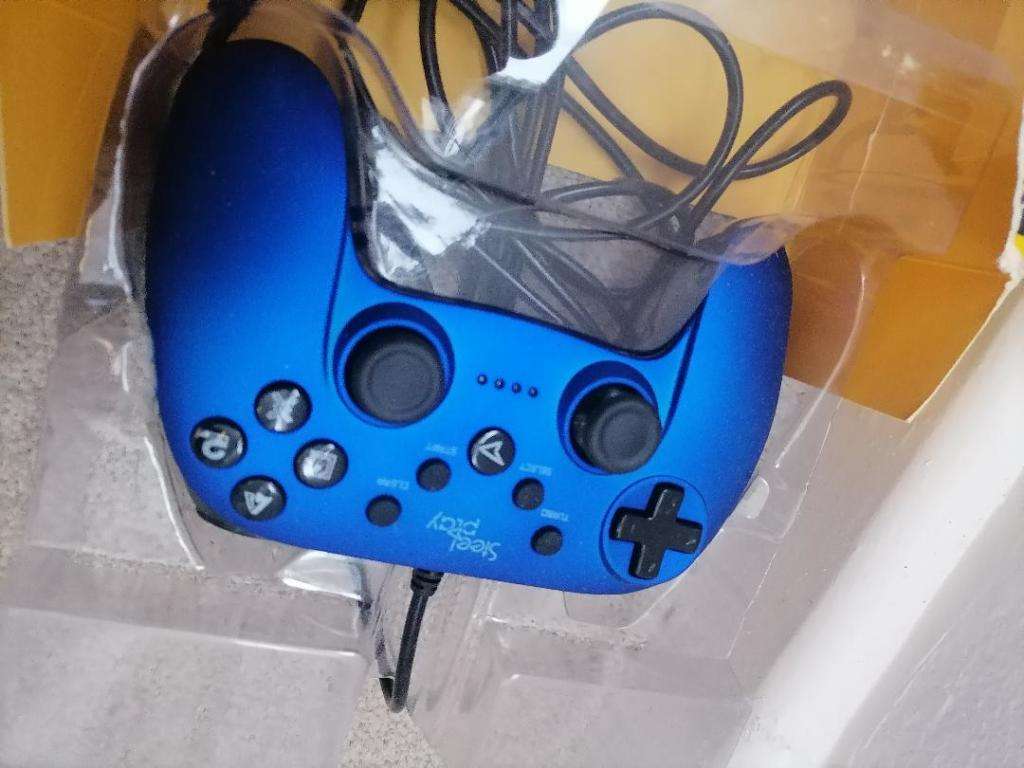 2 X BRAND NEW METALTECH PS3 WIRED CONTROLLERS*ONE BID FOR BOTH