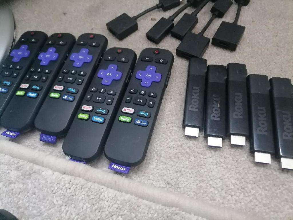 LOT OF 5 X ROKU STREEMING STICK WITH REMOTE*UNTESTED