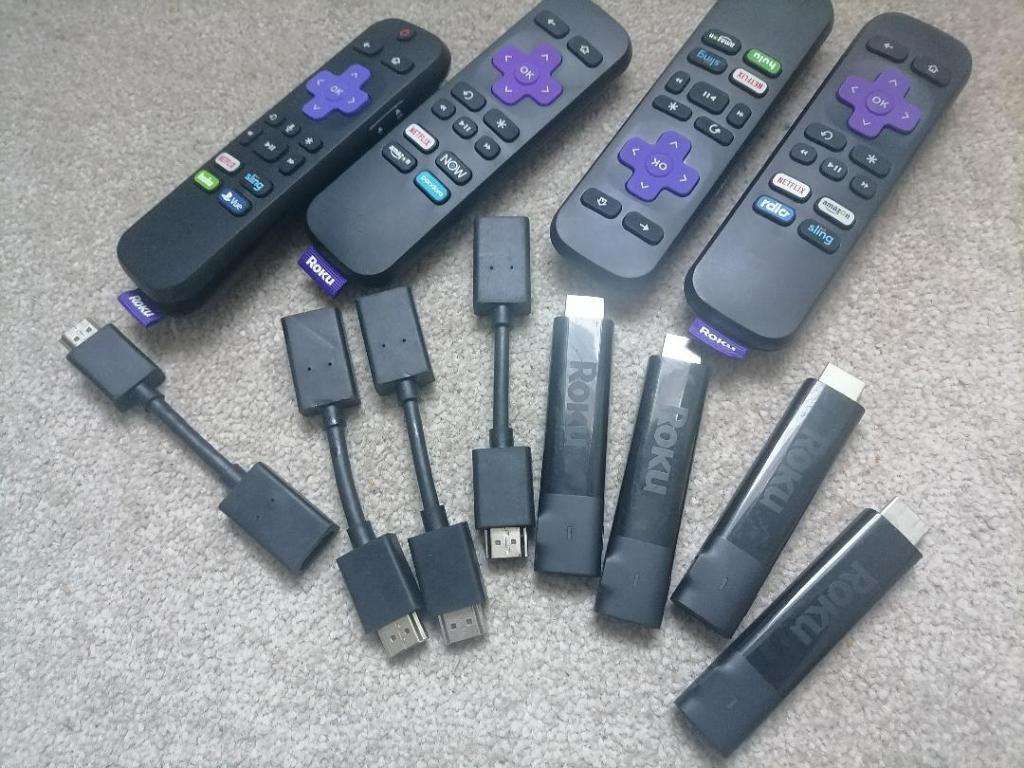 LOT OF 4 X ROKU STREEMING STICK WITH REMOTE*UNTESTED