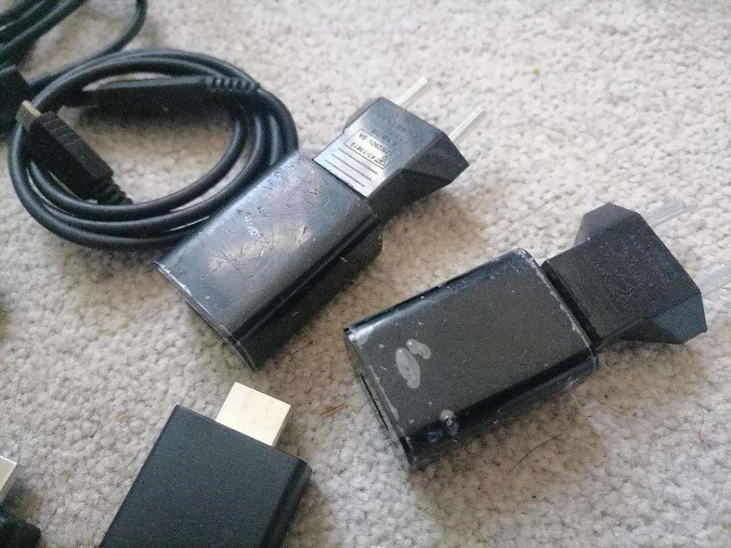 2 X AMAZON FIRESTICKS WITH REMOTE AND POWER CORDS