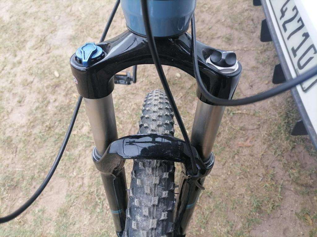 TITAN SPORT ROGUE CRUZ 29 INCH WHEEL MOUNTAIN BIKE