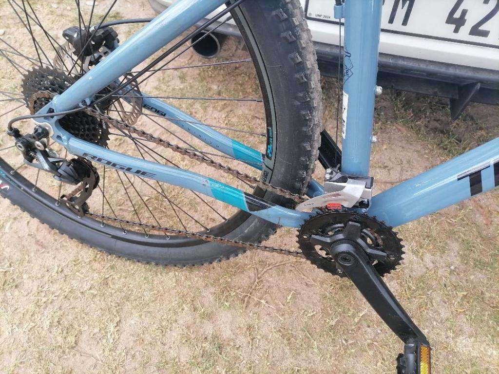 TITAN SPORT ROGUE CRUZ 29 INCH WHEEL MOUNTAIN BIKE