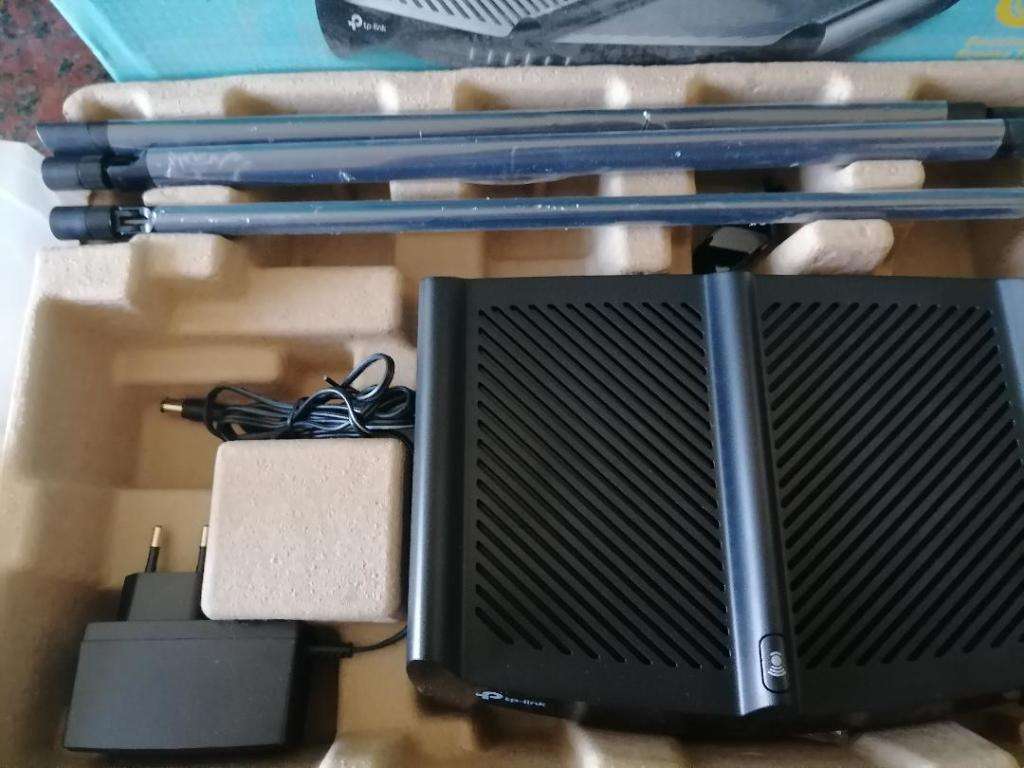 TP-LINK  WR941HP 450MPS WI FI 4 WIRELESS ROUTER